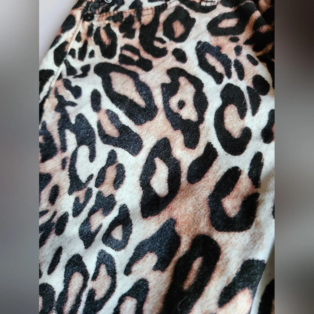 Leopard Print Jeans - Picture 4 of 6
